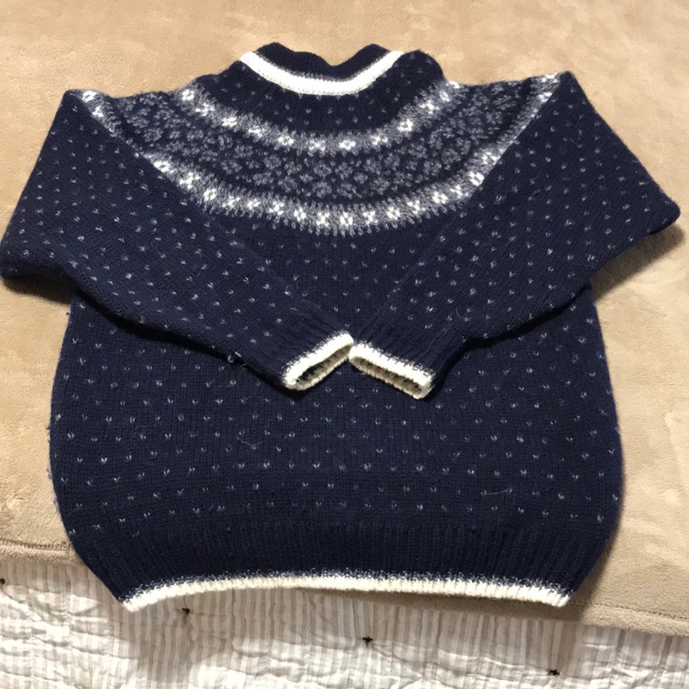 Nordic style wool sweater 🧶 🐑